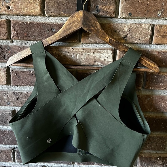 Lululemon Sports Bra 38DD - Picture 2 of 3